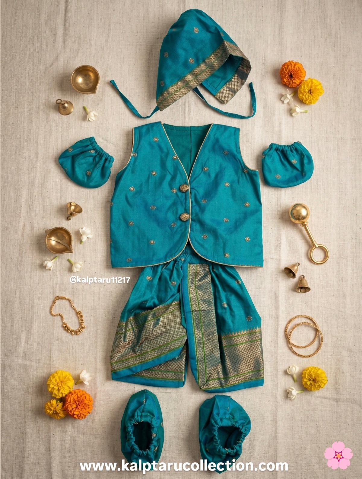 Shop customised Paithani family twinning set online for baby birthday celebrations and special occasions.