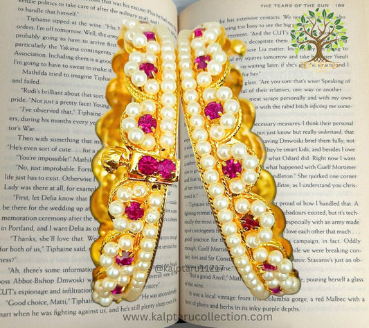Buy traditional moti bangles set online at Kalptaru Collection–elegant and perfect for festive looks.